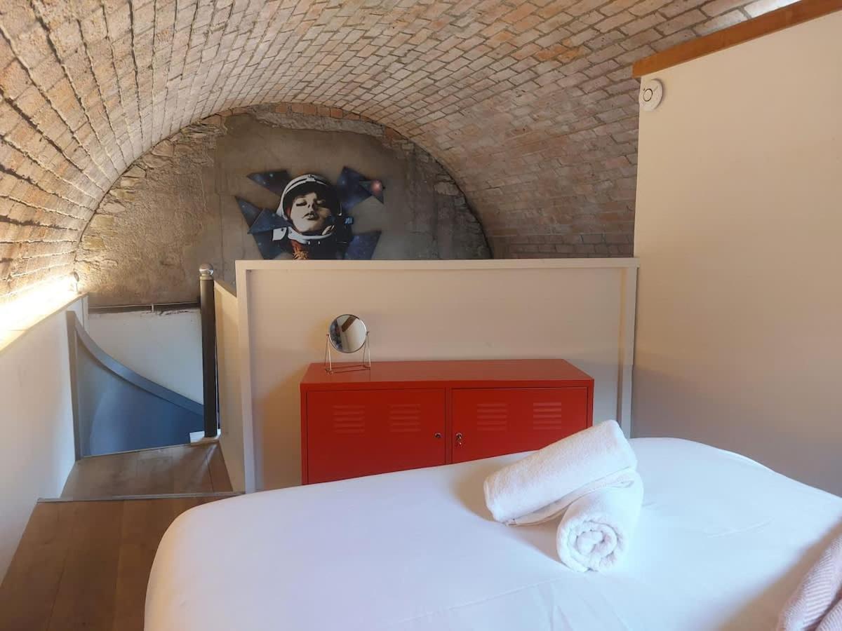 Converted Factory Loft Apartment ブリストル エクステリア 写真
