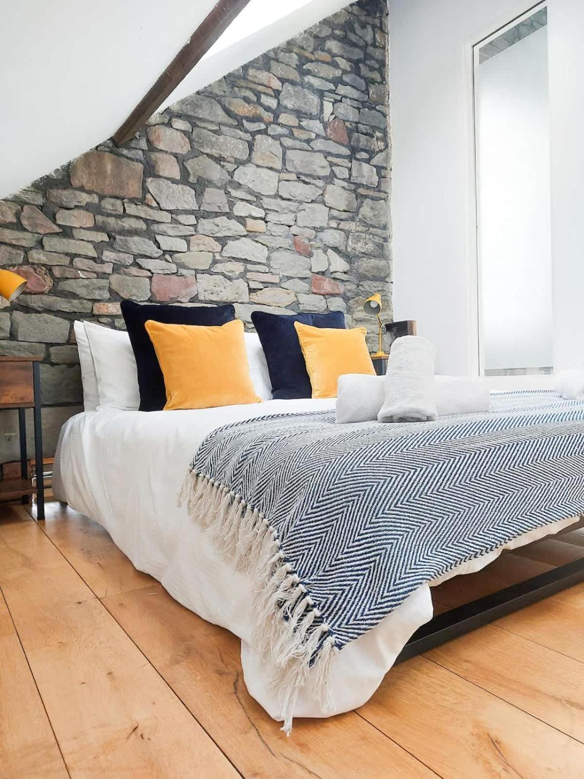 Converted Factory Loft Apartment ブリストル エクステリア 写真