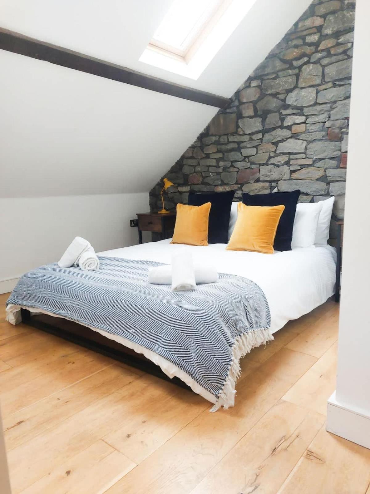 Converted Factory Loft Apartment ブリストル エクステリア 写真