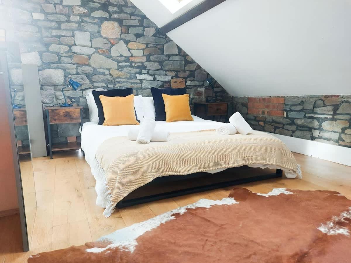 Converted Factory Loft Apartment ブリストル エクステリア 写真