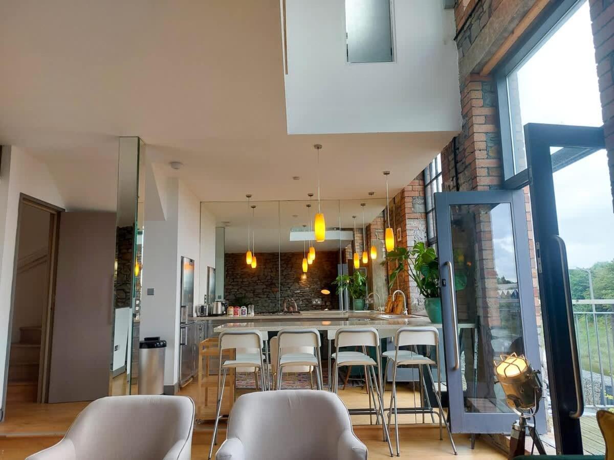 Converted Factory Loft Apartment ブリストル エクステリア 写真