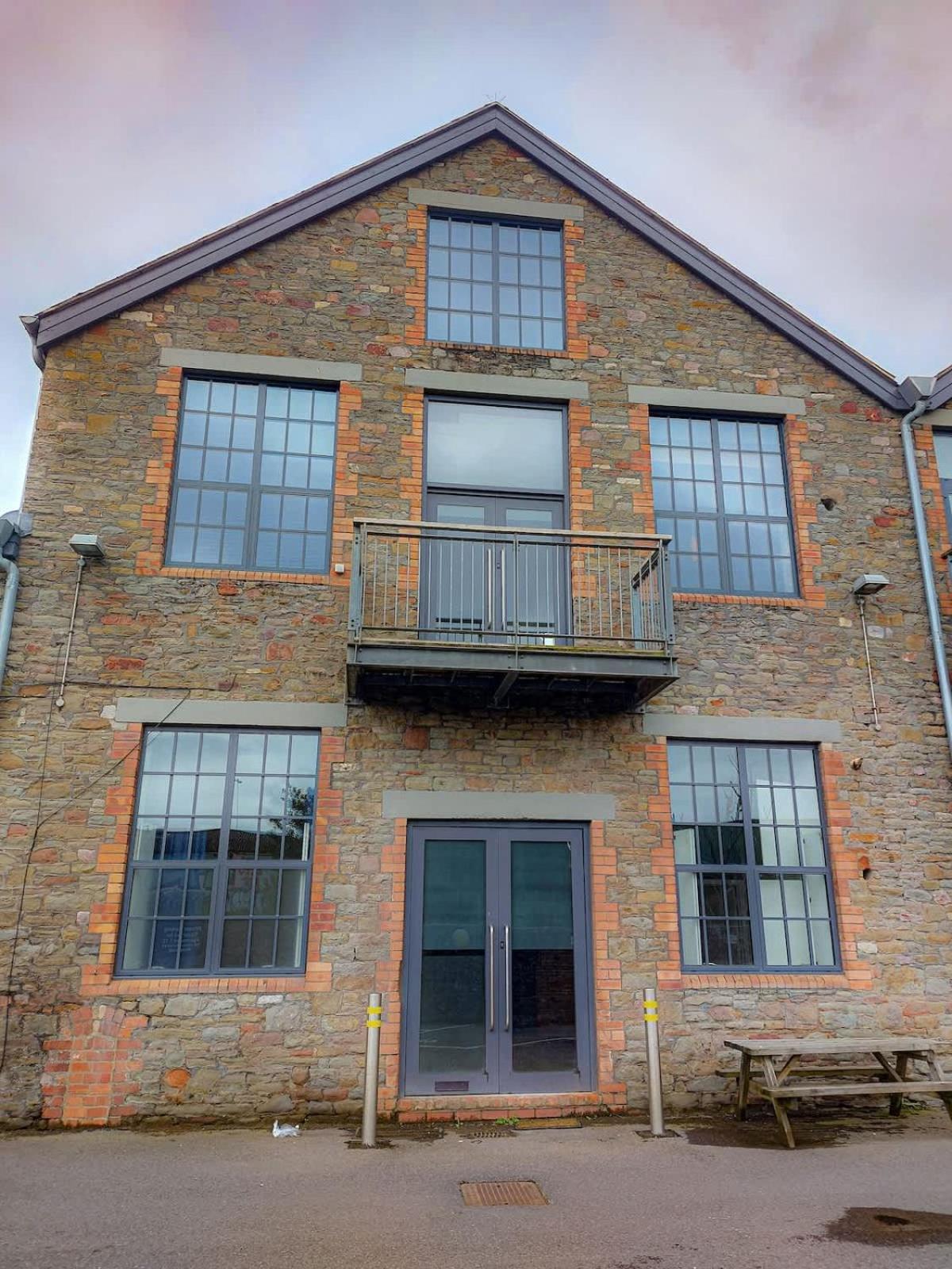 Converted Factory Loft Apartment ブリストル エクステリア 写真