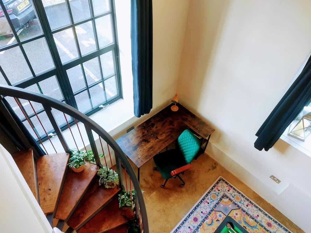 Converted Factory Loft Apartment ブリストル エクステリア 写真