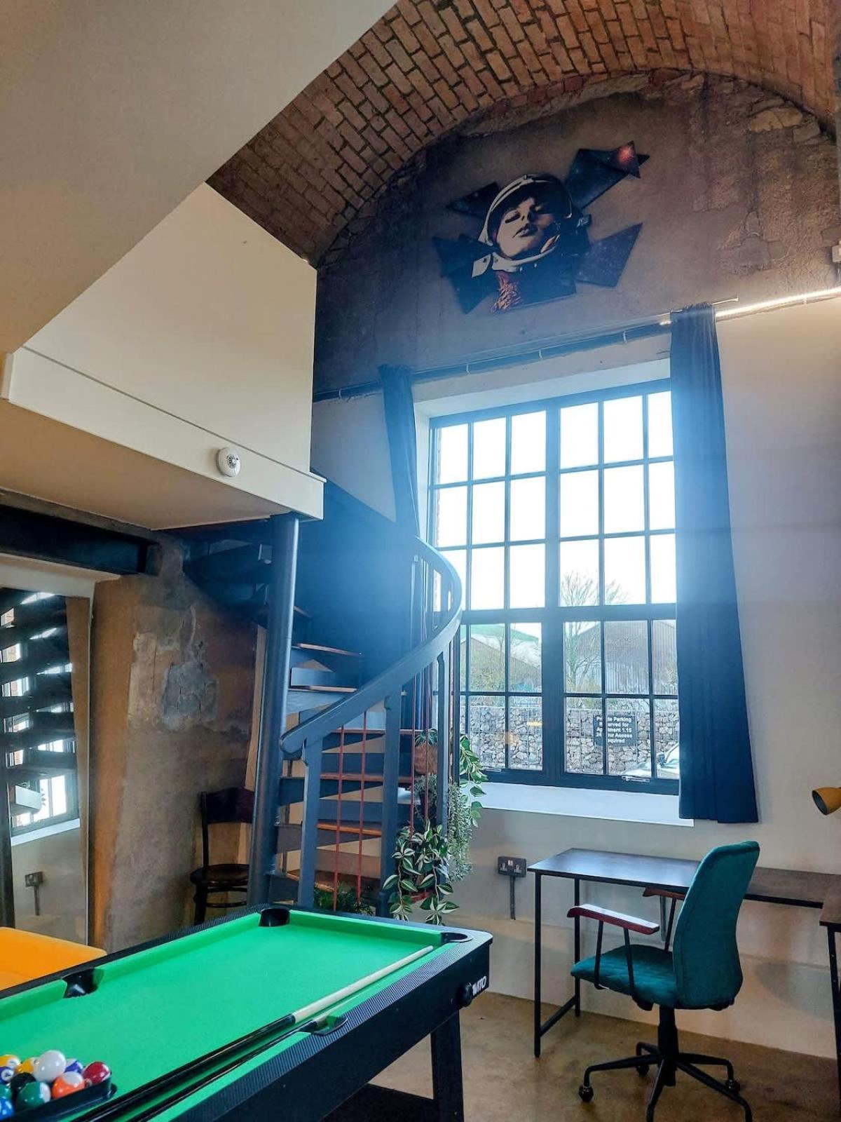 Converted Factory Loft Apartment ブリストル エクステリア 写真